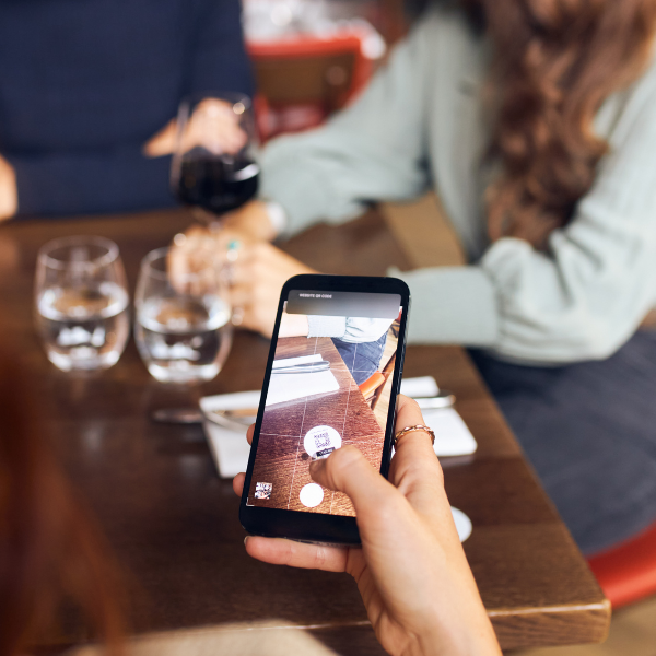 Blog-Main-7-reasons-why-restaurants-are-switching-to-qr-code-menus