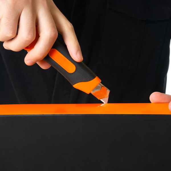 Blog-Main-how-to-use-a-box-cutter-safely