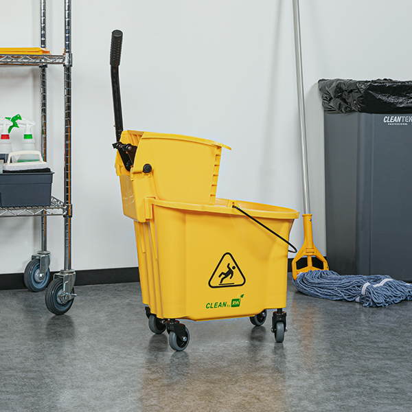 Wet Mop Buckets / Wringers