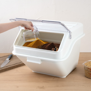 Ingredient bin with spices