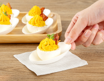 Bagaase tasting plate with food