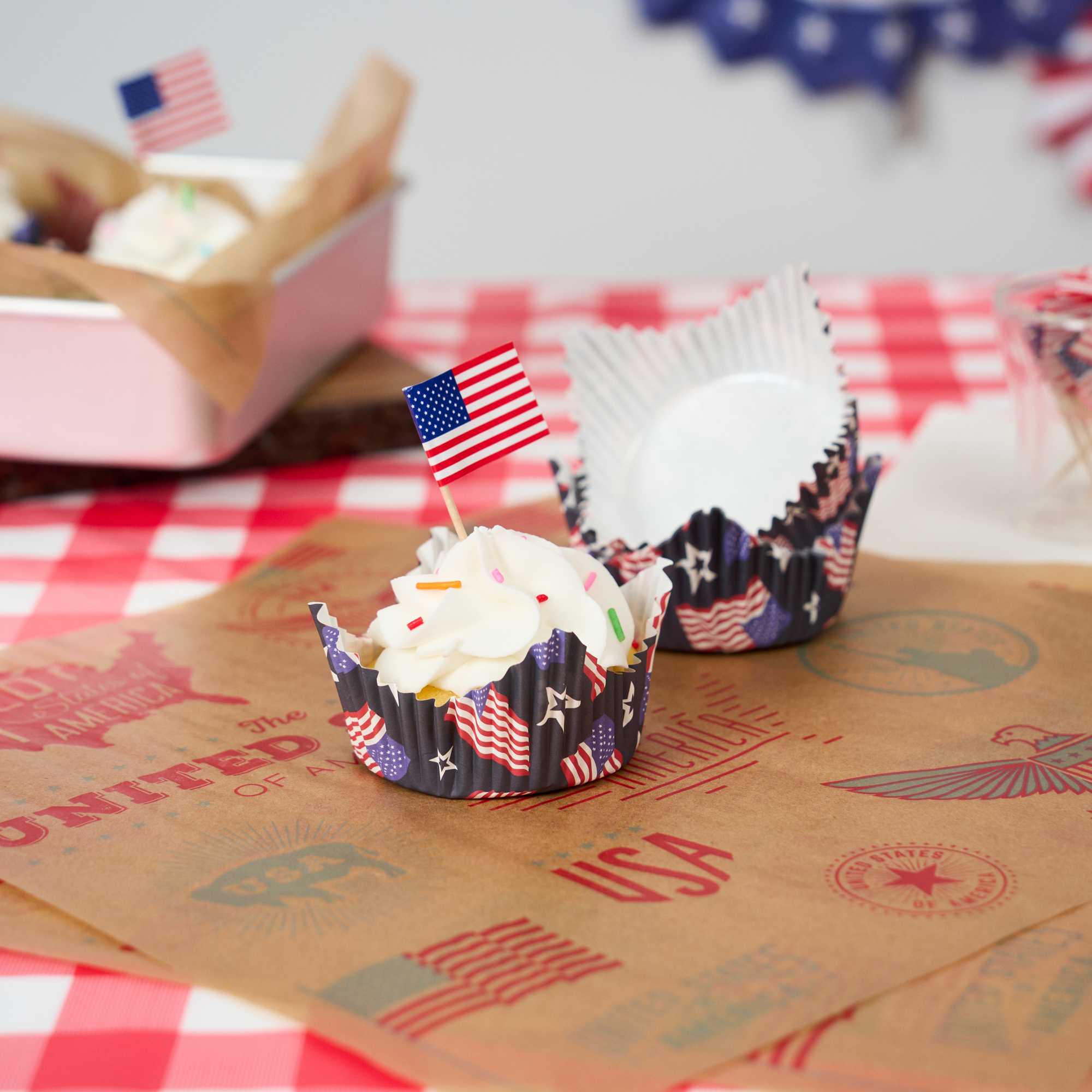 Panificio 4 oz Petal Paper Baking Cup - American Flag, Ridged, Greaseproof - 2 1/4" x 2 1/4" x 1 1/2" - 200 count box