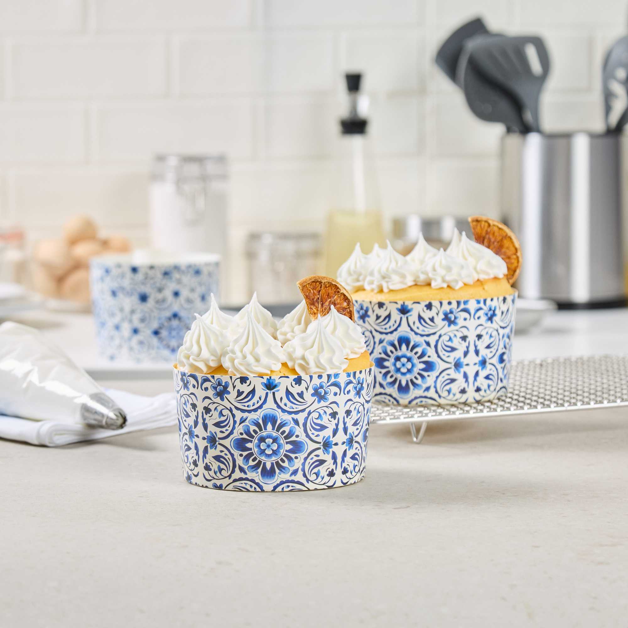 Panificio 22 oz Paper Baking Ring Mold - Floral, Greaseproof - 4 1/2" x 4 1/2" x 2 3/4" - 100 count box