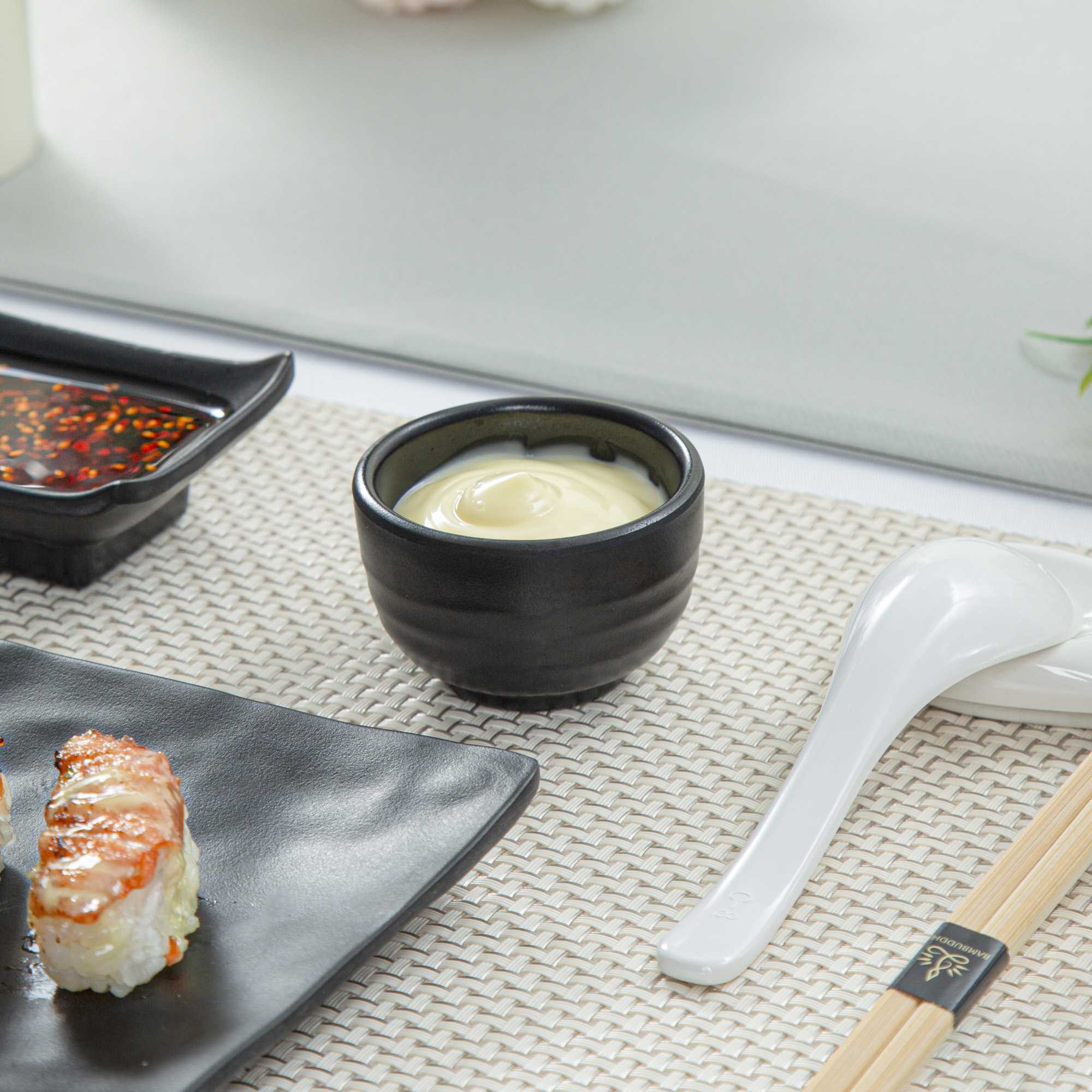 Voga 2 oz Round Black Melamine Condiment Cup - Japonais - 2 1/2" x 2 1/2" x 1 1/2" - 10 count box