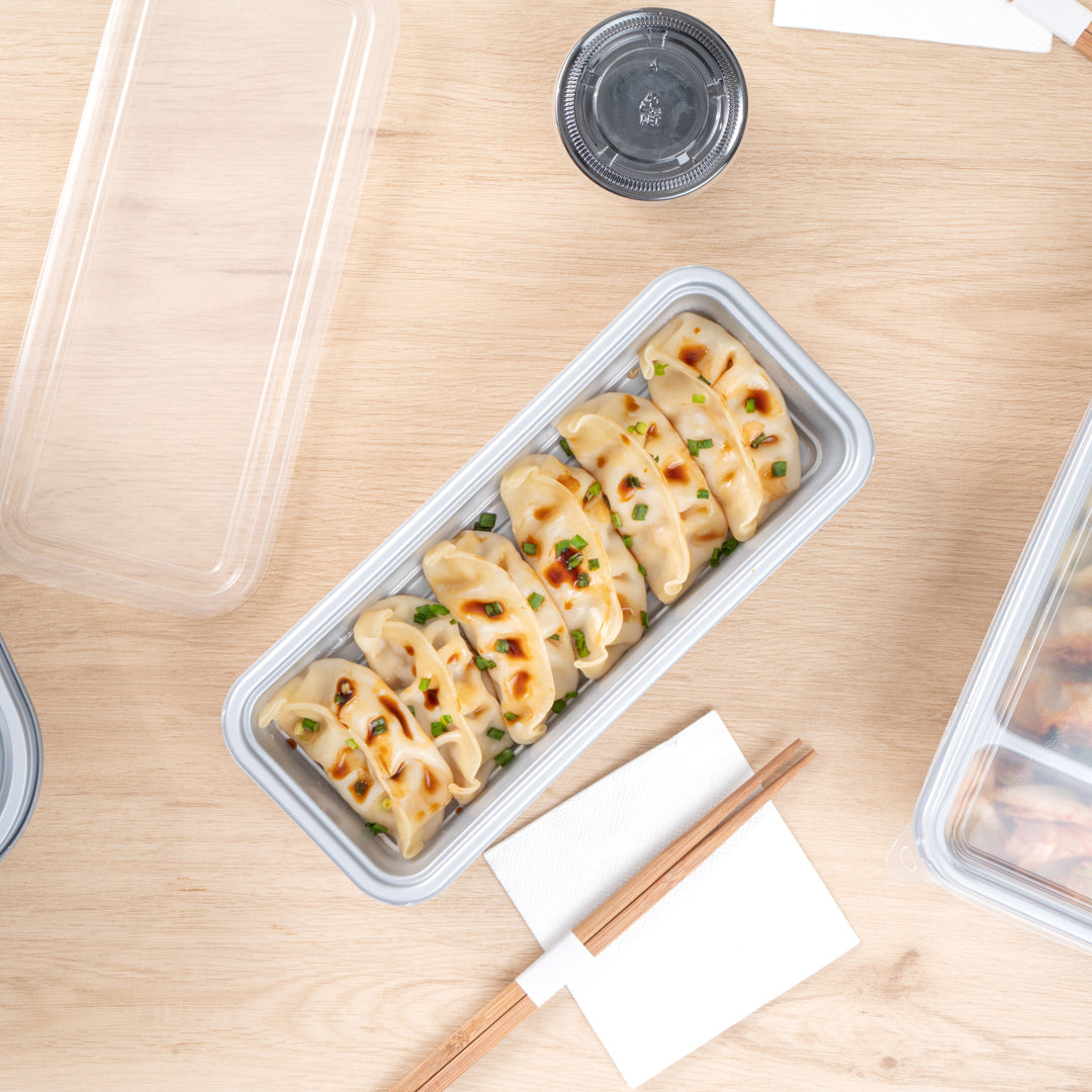 Futura 20 oz Silver Plastic Catering Container - with Clear Lid, Microwavable - 8 3/4" x 3 3/4" x 1 3/4" - 100 count box