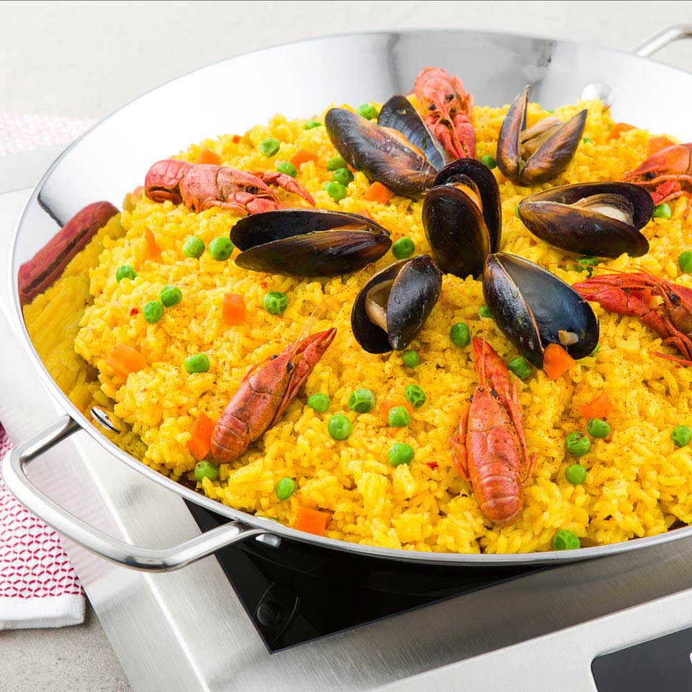 Met Lux Silver Stainless Steel Paella Pan - Induction Ready - 17" x 13 1/2" x 1 1/4" - 1 count box