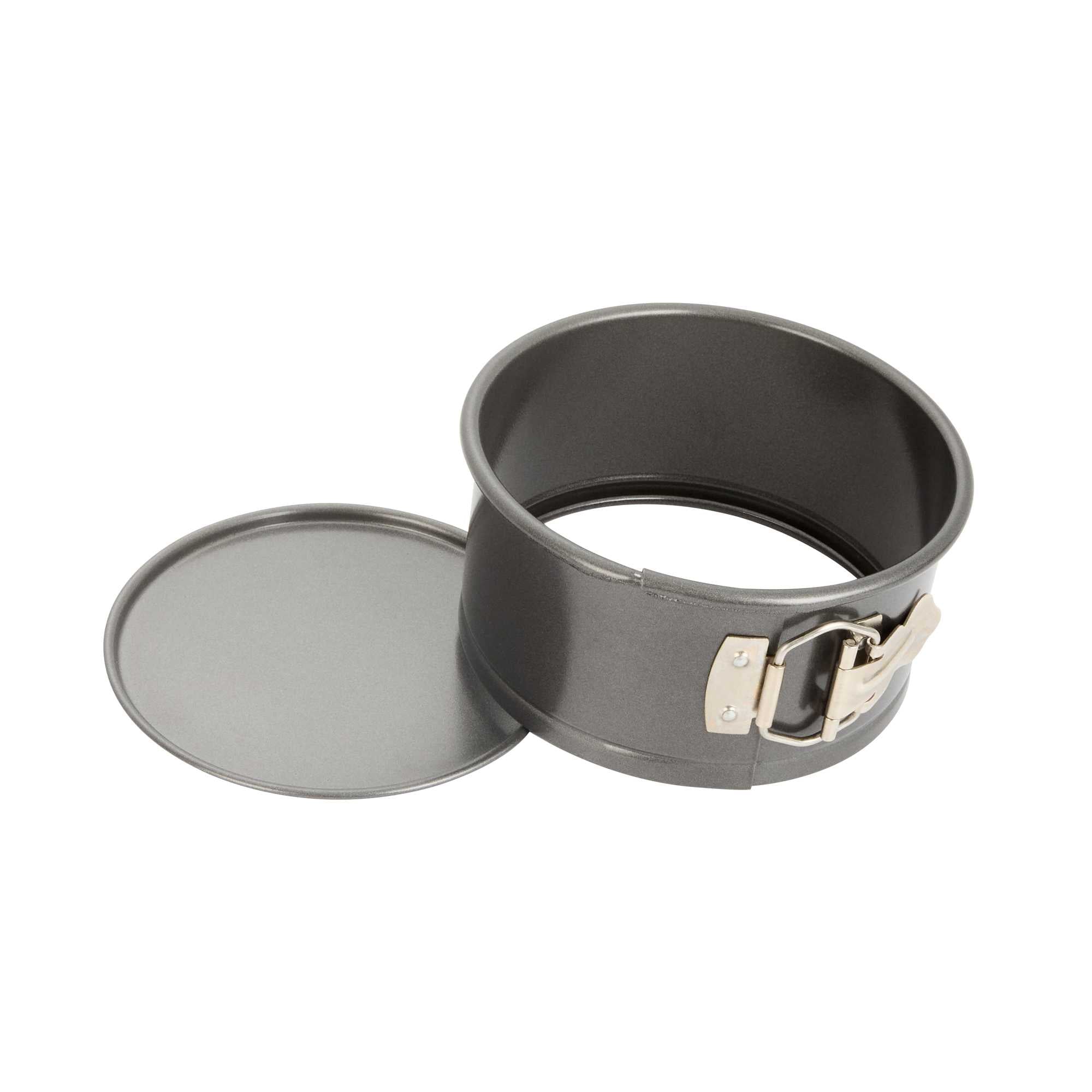 Pastry Tek Round Aluminized Steel Springfoam Cake Pan - Non-Stick - 6" × 6" × 3" - 12 count box