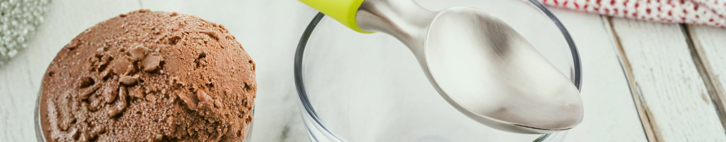 Ice Scoops, Shovels, Rakes and Paddles