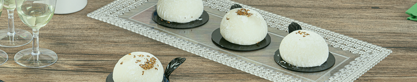 Plastic Serving and Display Platters / Trays